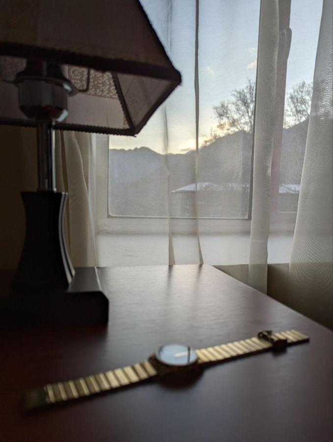 Sweet Home Hotel Meghri Bagian luar foto